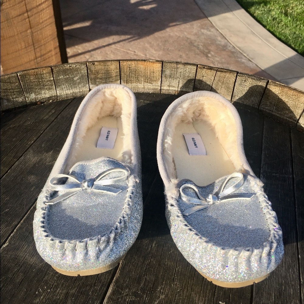 Brand New Girls Old Navy Silver Moccasin Slippers, Size 3